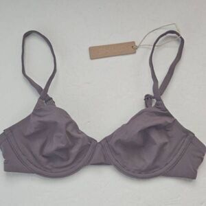 SKIMS UNDERWIRE BRA NWT